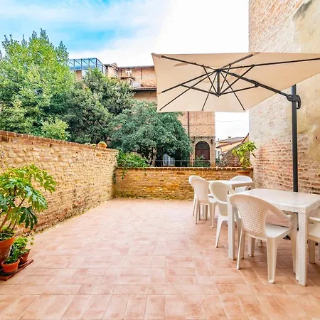 Guesthost - La Terrazza Di San Marco Apartament *